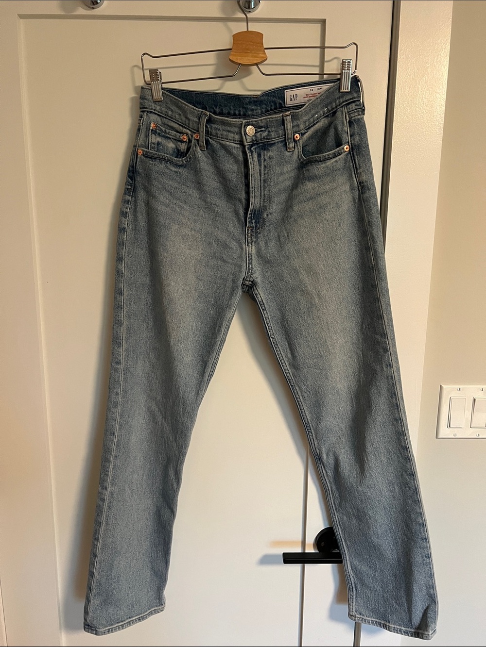 GAP Women's Straight-Leg Jeans in Washed Blue